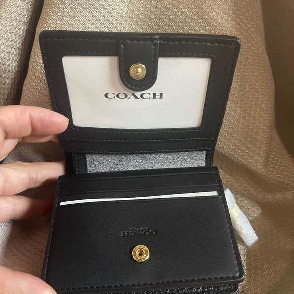 Coach Snap Wallet black with gold hardware - Picture 3 of 4